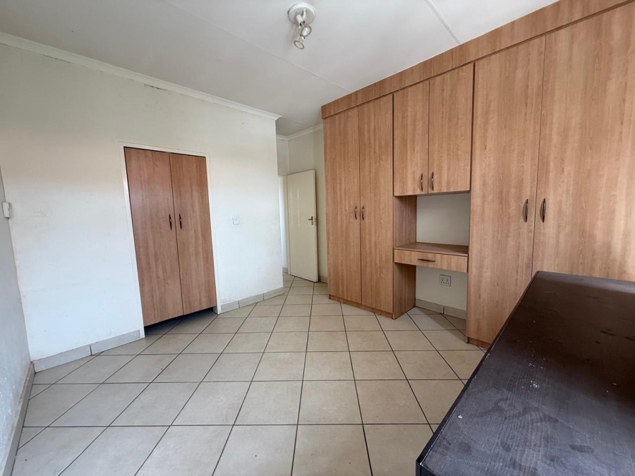 2 Bedroom Property for Sale in Waterval East North West